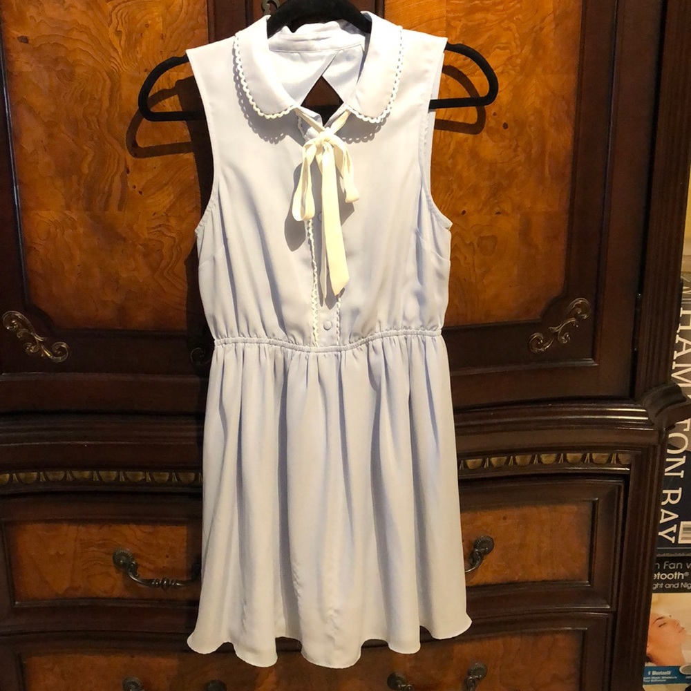 Lauren Conrad light blue and white bow dress size 4